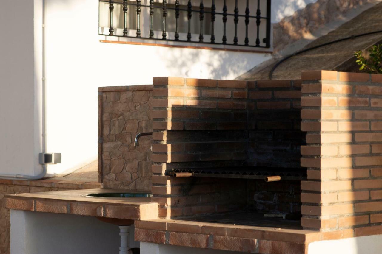 Lagar Del Chorro Junto Caminito Del Rey Piscina Y Baloncesto El Chorro